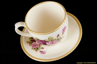 FILIŻANKA SPODEK RÓŻA KOLEKCJA MIEROSZÓW TYTAN