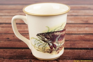 KUBEK PSTRĄG DLA WĘDKARZA Z RYBĄ MIEROSZÓW