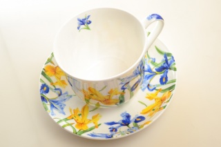 Angielska duża filiżanka porcelanowa ze spodkiem