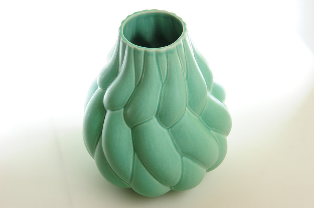 Duży wazon ceramiczny w kolorze zielonym