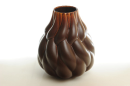 Duży wazon ceramiczny w kolorze brązowym