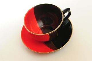 FILIŻANKA +SPODEK ROXANA MIEROSZÓW CZERWONO CZARNA