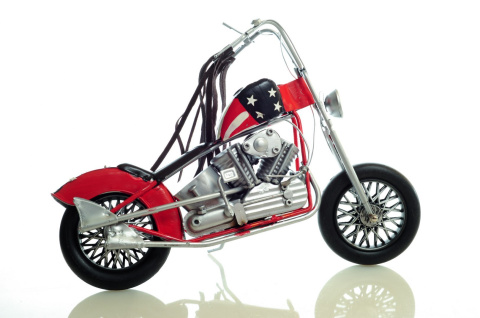 Replika amerykańskiego motocykla z metalu