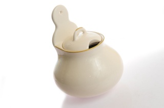 Pojemnik kuchenny na sól kremowy Mieroszów prezent