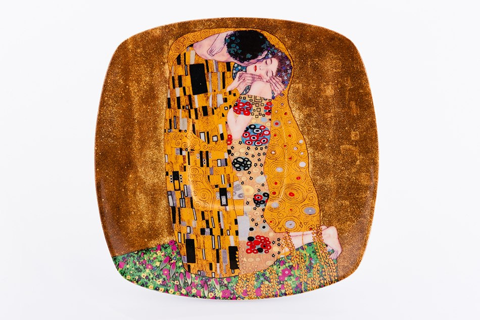 2 filiżanki ze spodkami ozodobione obrazem Klimta