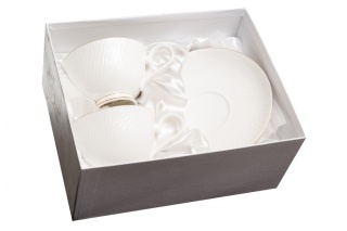 Komplet 2 filiżanek ze spodkami na prezent dla kobiety