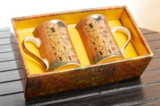 Wyjątkowe 2 kubki z motywem obrazu Gustava Klimta Pocałunek