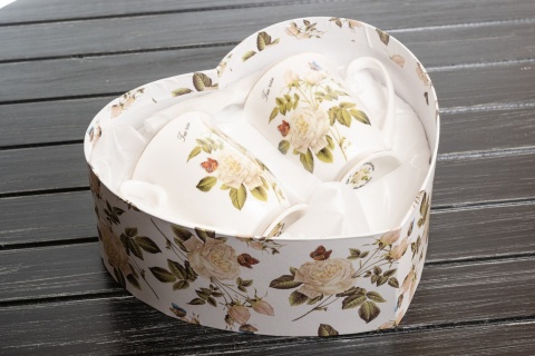 Komplet dwóch porcelanowych kubków z różą herbacianą