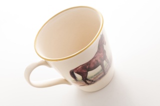 Kubek z motywem konia do herbaty lub kawy z Mieroszowa