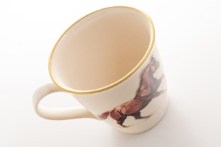 Kubek z motywem konia do herbaty lub kawy z Mieroszowa