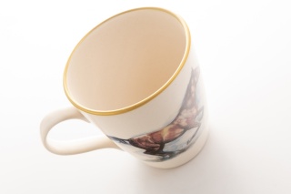 Kubek z motywem konia do herbaty lub kawy z Mieroszowa