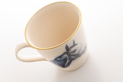 Kubek z motywem konia do herbaty lub kawy z Mieroszowa