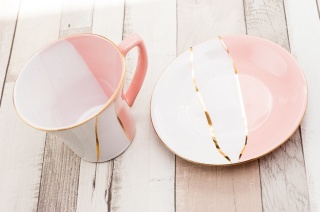 FILIŻANKA + SPODEK BIAŁO RÓŻOWY MIEROSZÓW POLSKA