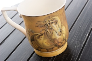 Duży kubek z koniem rumakiem z porcelany 600ml