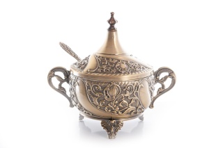 Platerowana cukiernica z łyżeczką metalowa zdobiona