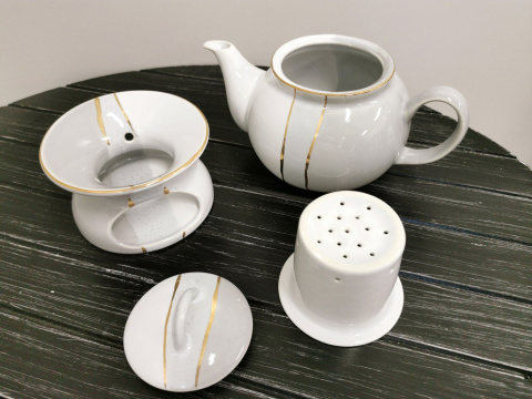 Dzbanek do parzenia herbaty z podgrzewaczem Trio Mieroszów