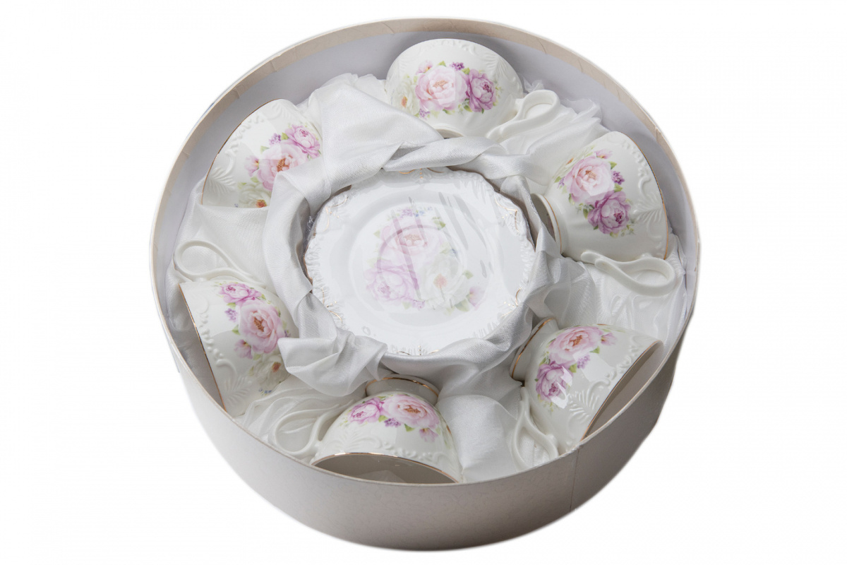 6 filiżanek ze spodkami z porcelany do herbaty w kwiaty