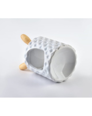 Biały ceramiczny kominek na olejek zapachowy na nóżkach