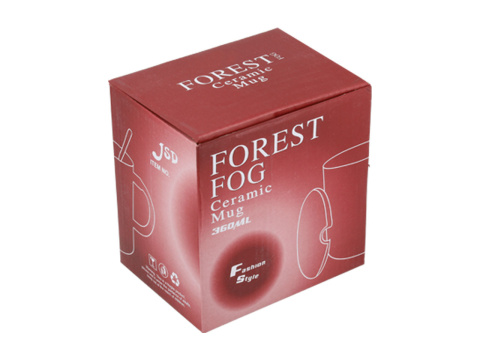 Porcelanowy kubek baryłka z pokrywką i łyżeczką z kotem