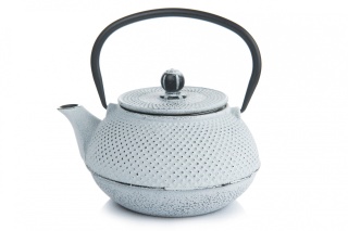 Dzbanek żeliwny niski do herbaty biały z sitkiem 800 ml