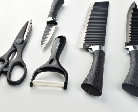 Komplet 4 noży stal nierdzewna obieraczka nożyczki czarne