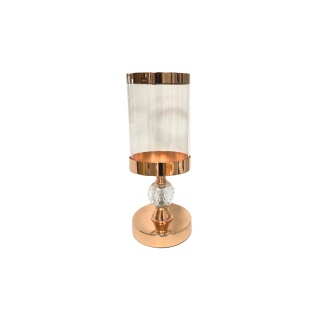 Elegancki złoty świecznik ze szklanym kloszem do salonu