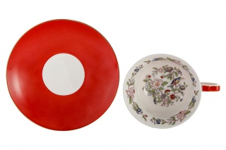 Komplet filiżanka czerwona do herbaty ze spodkiem w pudełku