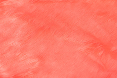 Dywanik różowy futerko do sypialni salonu dekoracja 55 cm