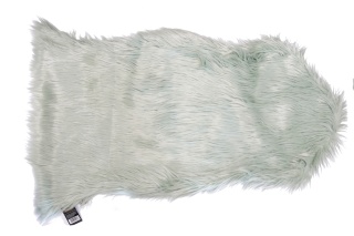 Dywanik pistacjowy futerko do sypialni na krzesło 90 cm