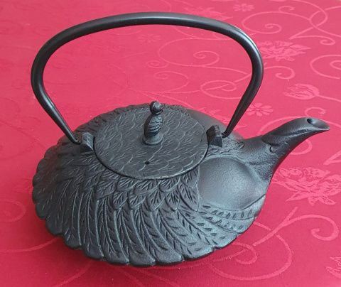 Dzbanek żeliwny do herbaty czarny z sitkiem 800 ml pelikan