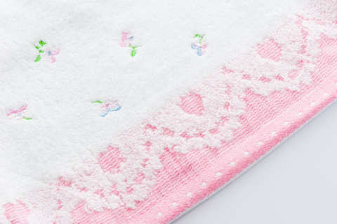Ekskluzywny różowy ręcznik z bawełny chłonny miękki do rąk