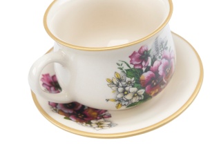 Filiżanka na spodku bratki kolekcja Mieroszów