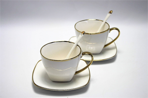 Zestaw dwie filiżanki w pudełku Queen Isabell łyżeczki gold