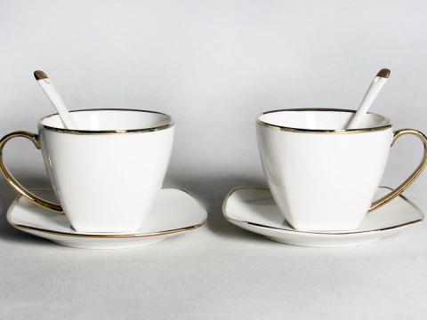 Zestaw dwie filiżanki w pudełku Queen Isabell łyżeczki gold