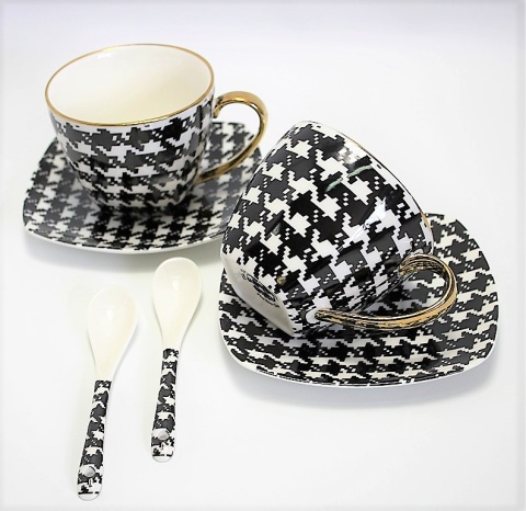 Zestaw 2 filiżanki w pudełku Queen Isabell łyżeczki pepitka