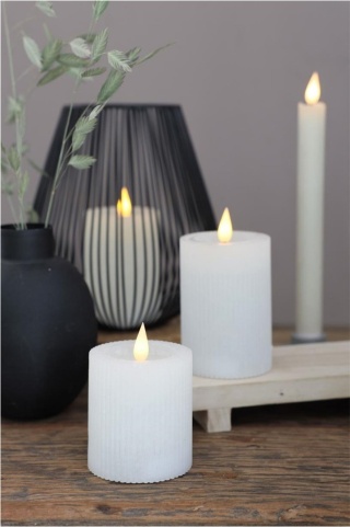 Biała świeca ledowa woskowana na baterie lampka do ogrodu