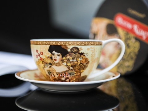 Duża filiżanka ze spodkiem Klimt Adela Carmani kremowe tło