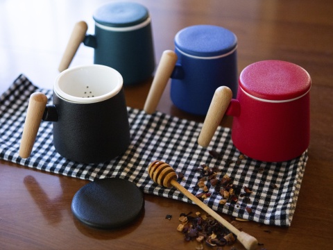 Komplet kubek z zaparzaczem do herbaty ceramika czerwony