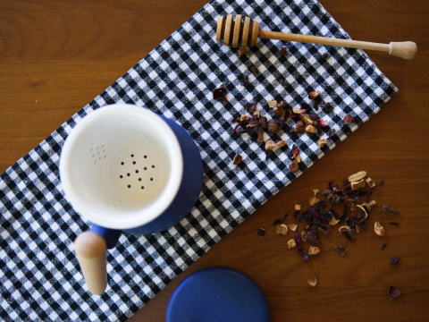 Zestaw kubek z zaparzaczem do herbaty ceramika niebieski