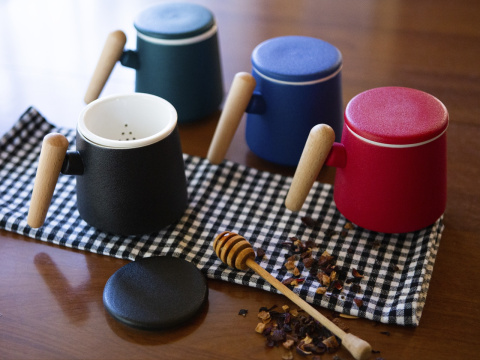 Komplet kubek z zaparzaczem do herbaty ceramika czerwony