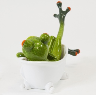 Ozdobna figurka do łazienki żaba w wannie na szafkę