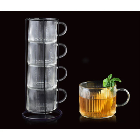 Komplet 4 szklanych kubków na stojaku na urodziny peter