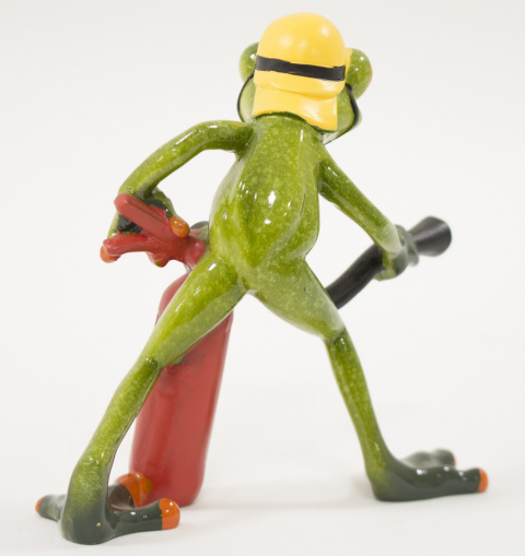 Dekoracyjna figurka na biurko żaba strażak na prezent