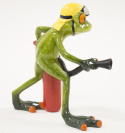 Dekoracyjna figurka na biurko żaba strażak na prezent