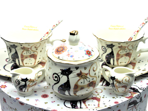 Zestaw dla dwojga filiżanki mleczniki cukiernica queen kot