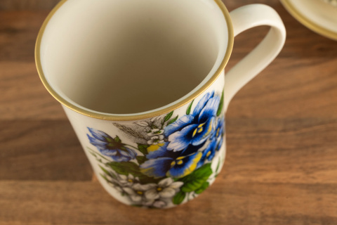 Kubek bratki kwiaty Mieroszów ceramika polska do herbaty