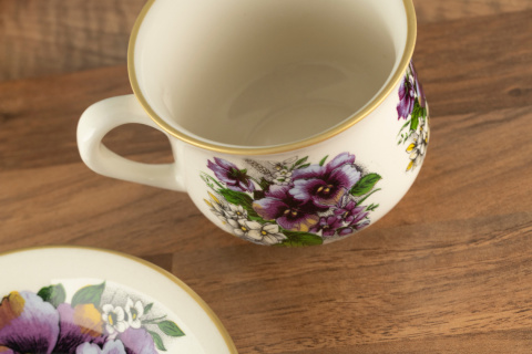 Kubek do herbaty kwiaty bratkami ceramiczny Mieroszów