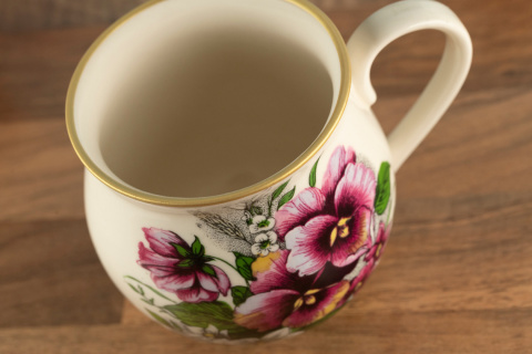 Kubek z Mieroszowa baniasty bratki beczułka kwiaty