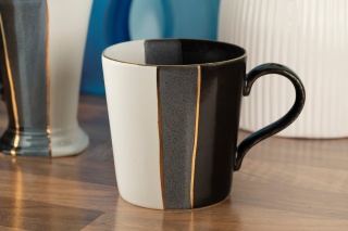 Kubek z kolekcji Trio czarno biały Mieroszów