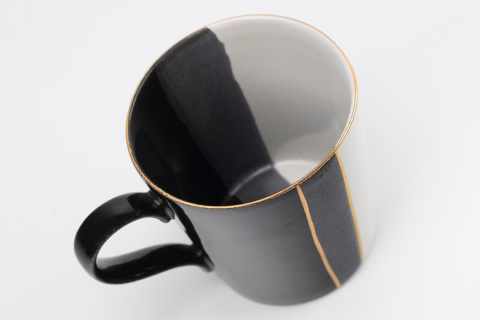 Kubek z kolekcji Trio czarno biały Mieroszów